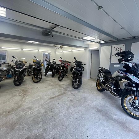 Alpen-Hostel - Apartment Talstation Mit Motorradvermietung ميمنغن المظهر الخارجي الصورة