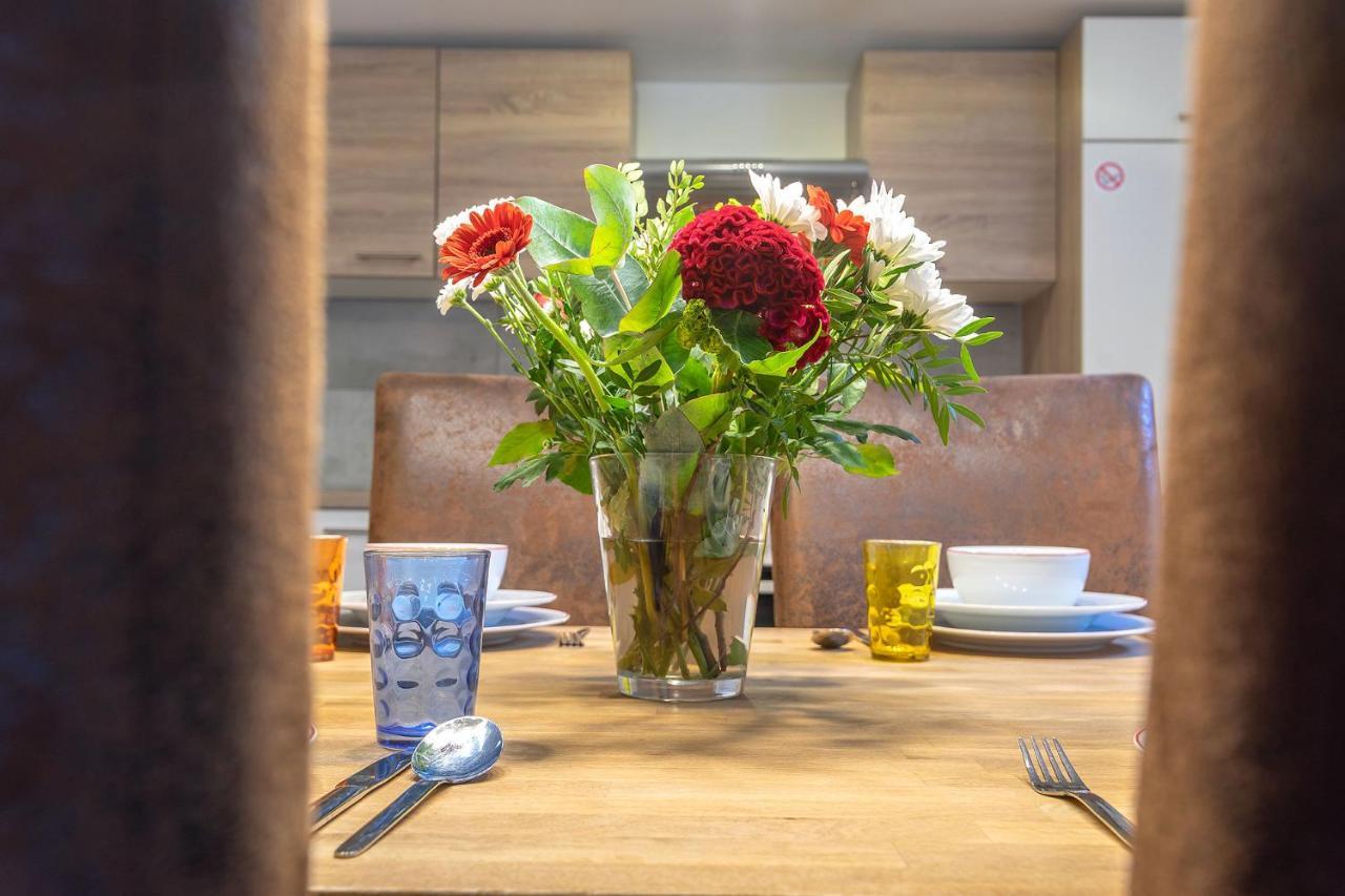Alpen-Hostel - Apartment Talstation Mit Motorradvermietung ميمنغن المظهر الخارجي الصورة