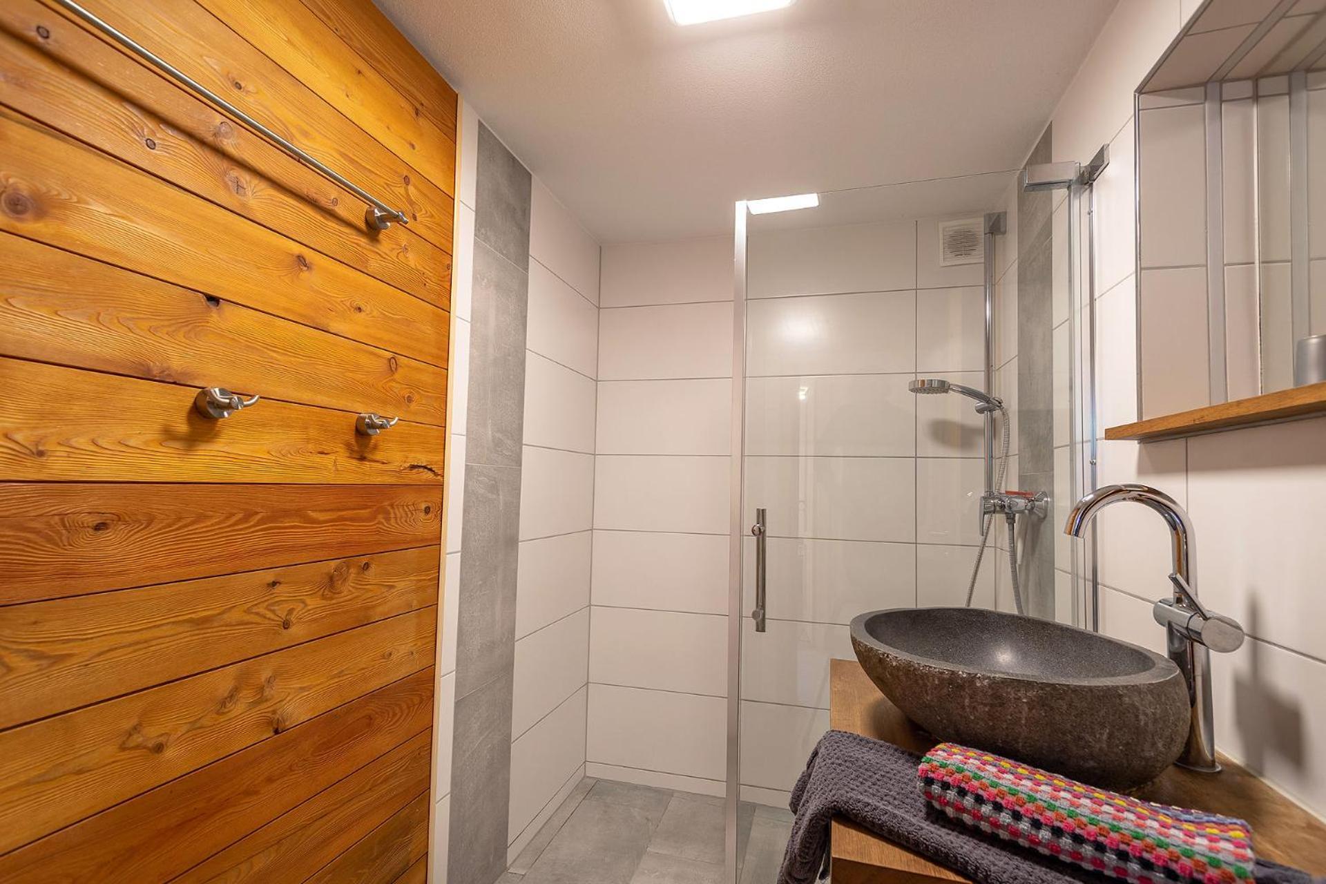 Alpen-Hostel - Apartment Talstation Mit Motorradvermietung ميمنغن المظهر الخارجي الصورة