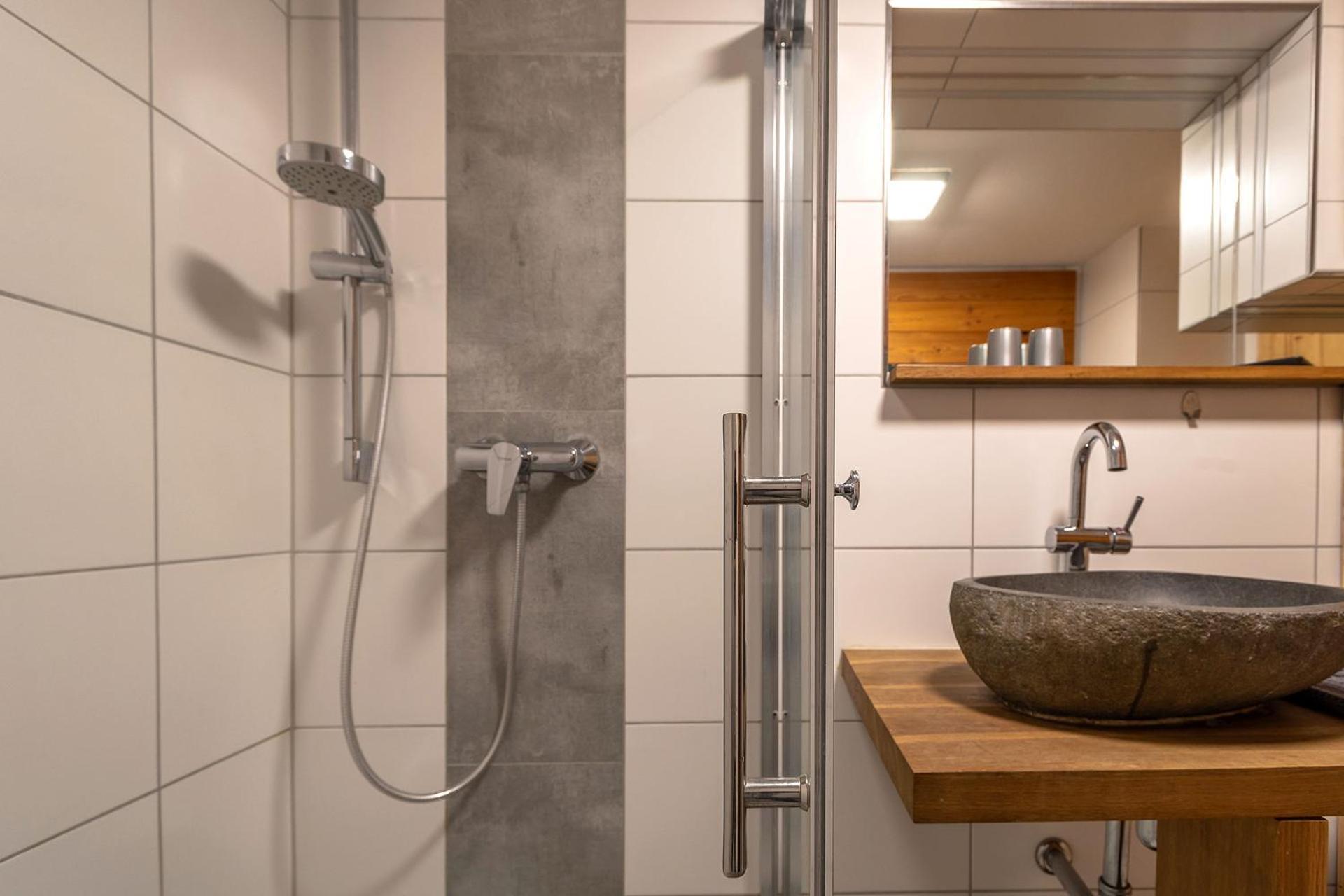 Alpen-Hostel - Apartment Talstation Mit Motorradvermietung ميمنغن المظهر الخارجي الصورة